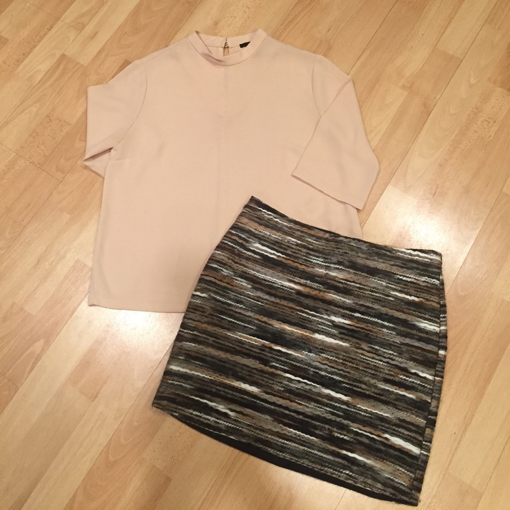 Textured mini skirt- double reinforced