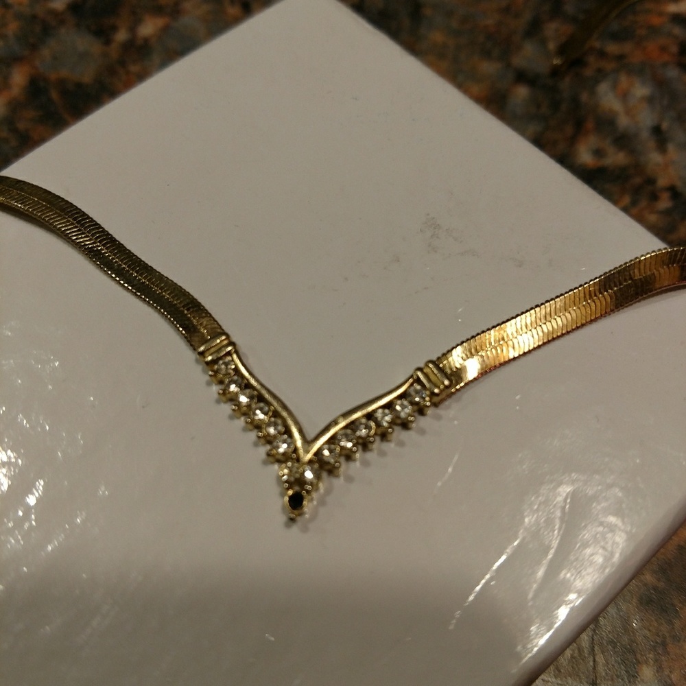 Vintage gold necklace with diamonds