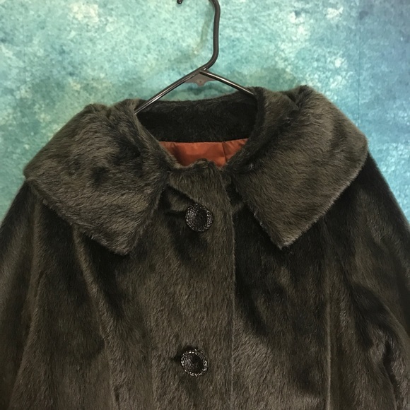Beautiful black fur coat tailored by Dell Mann - Picture 2 of 5