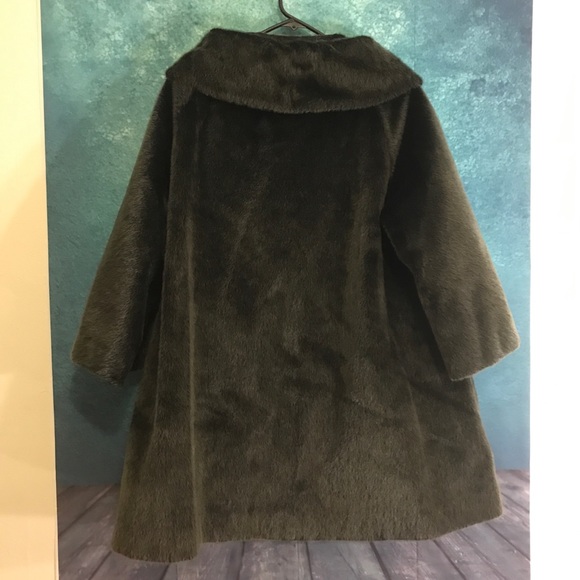 Beautiful black fur coat tailored by Dell Mann - Picture 3 of 5