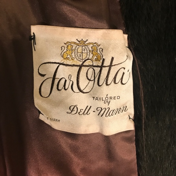 Beautiful black fur coat tailored by Dell Mann - Picture 4 of 5