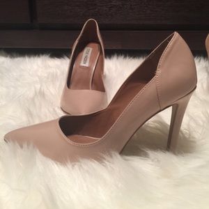 Steve Madden Nude Pumps