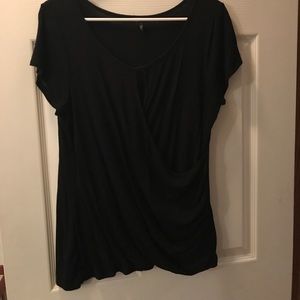 Black keyhole top