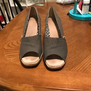 Gray TOMS wedges