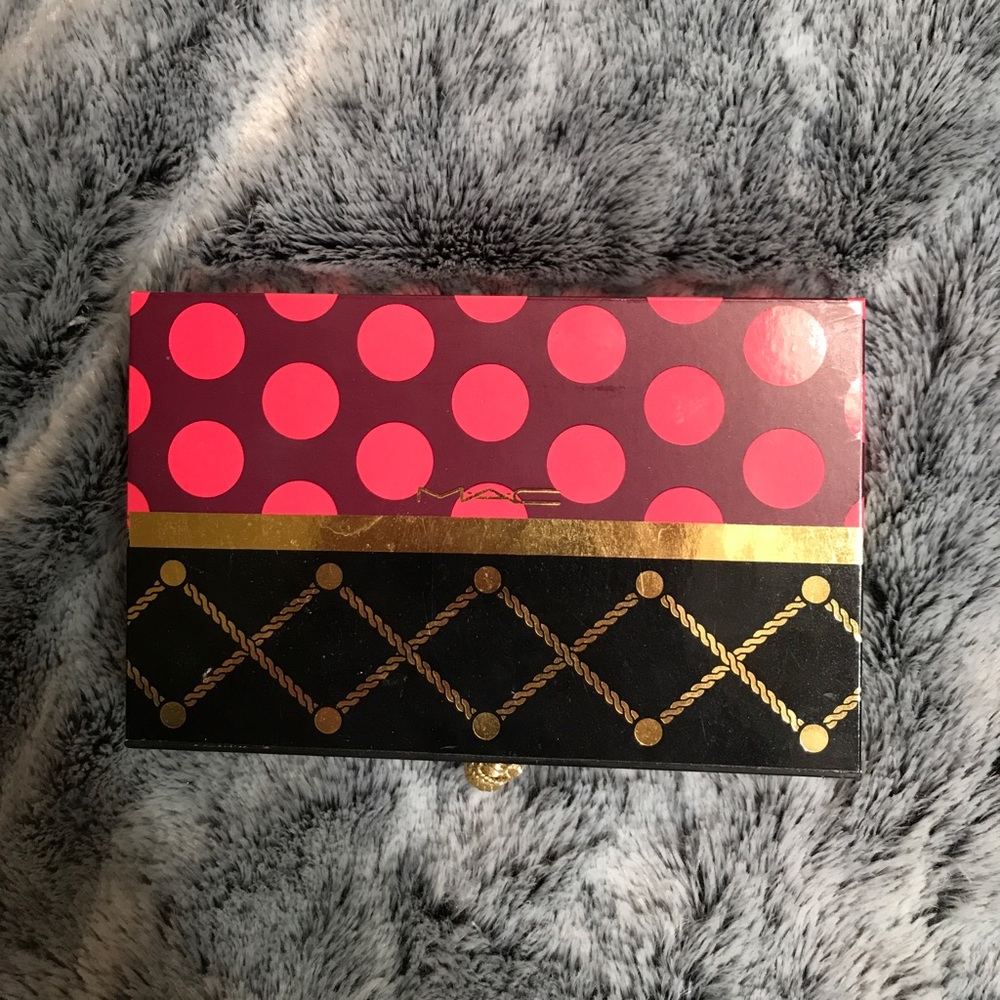 MAC nutcracker sweet bronze pigment