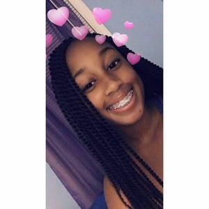 Meet your Posher, Iyonna