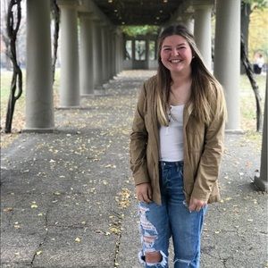 Meet your Posher, Mikayla