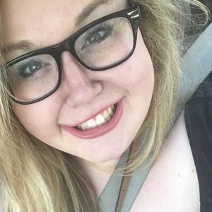 Meet your Posher, Denise