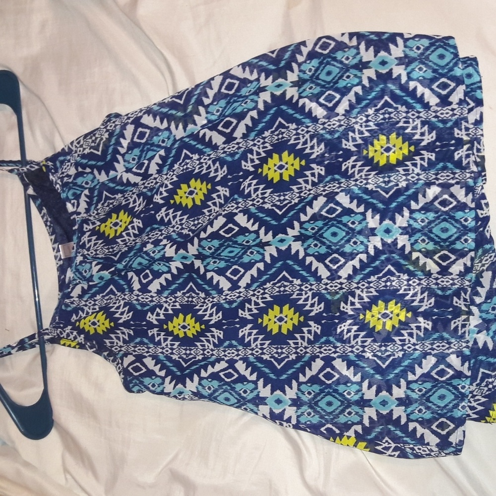 This blue and green flowey top
