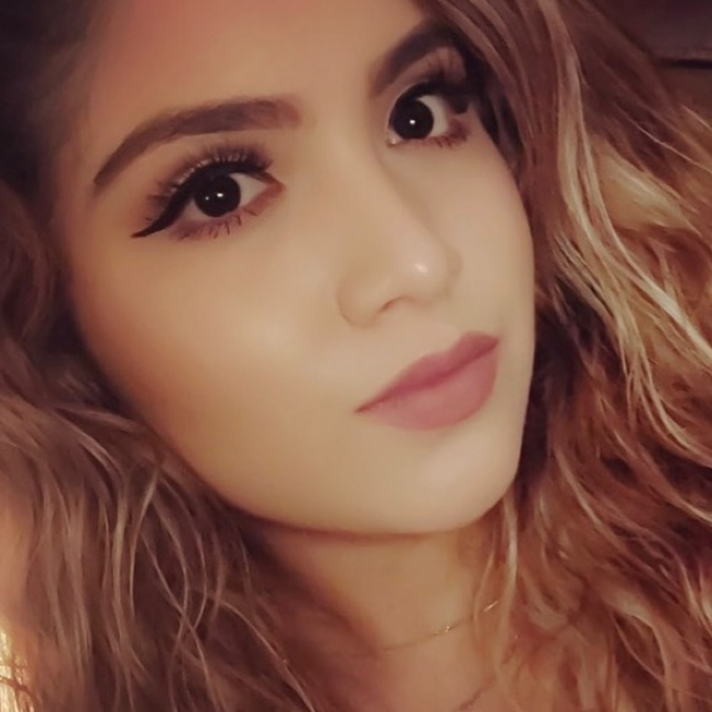 Meet your Posher, Paola