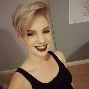 Meet your Posher, Madeleine