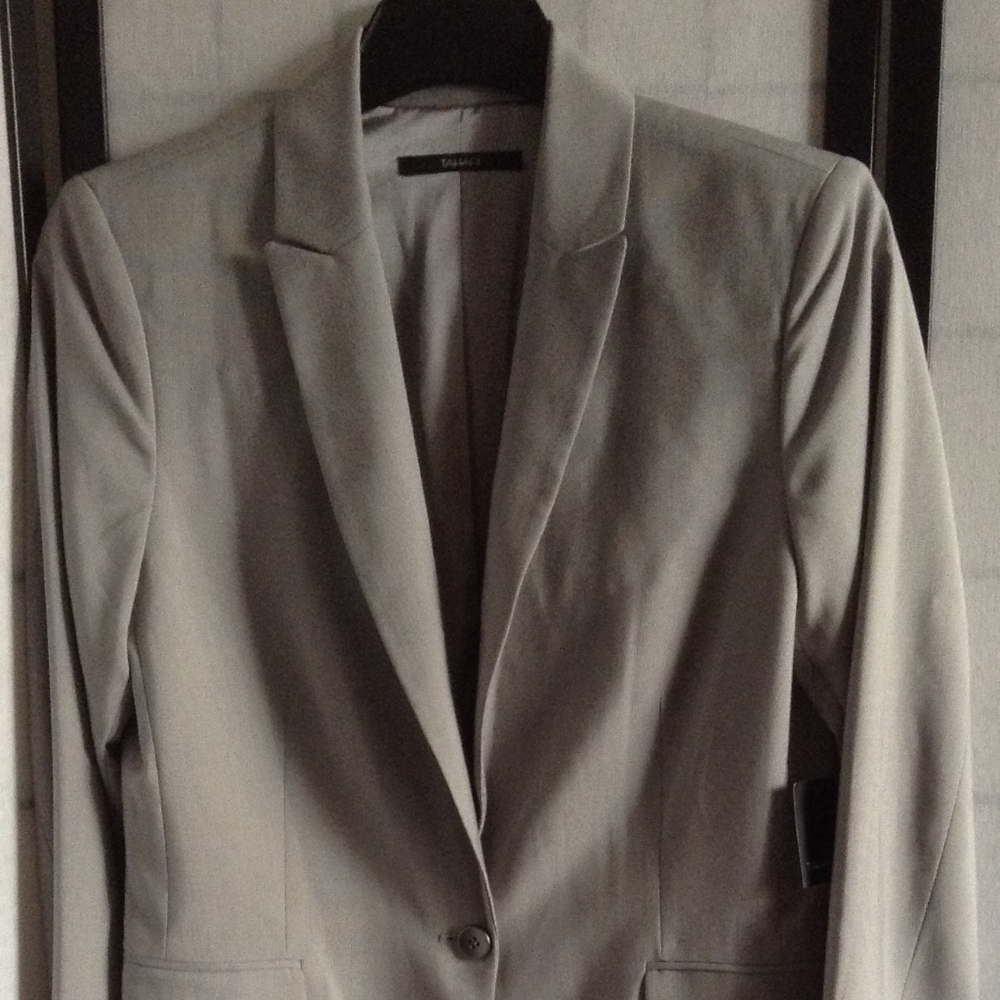 NWT Tahari Women's 10 Grey Britt Blazer