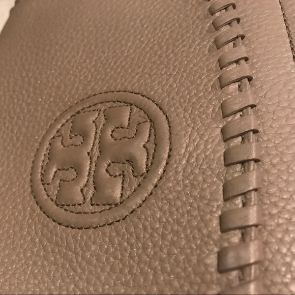 🌹🌹🌹SOLD-Tory Burch crossover🌹🌹🌹 - Picture 2 of 6