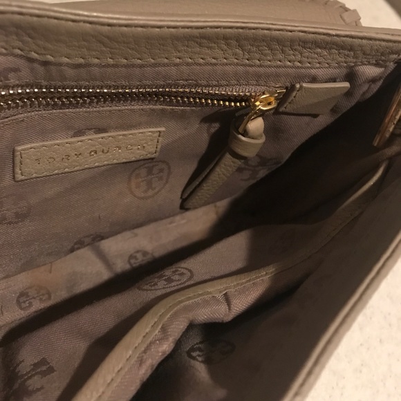 🌹🌹🌹SOLD-Tory Burch crossover🌹🌹🌹 - Picture 3 of 6