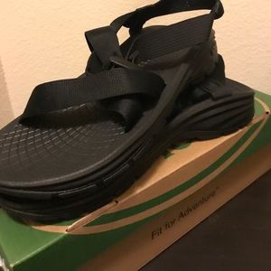 Chaco ZVOLV Black NWT