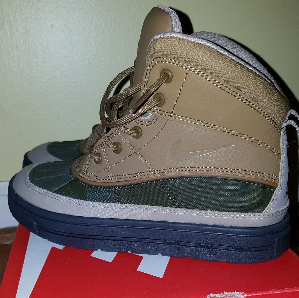 Nike Boots Boys size 2