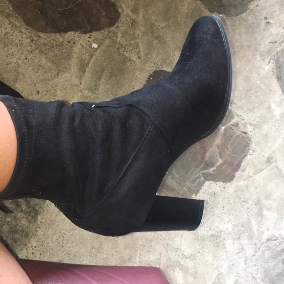 Black boots - Picture 1 of 3