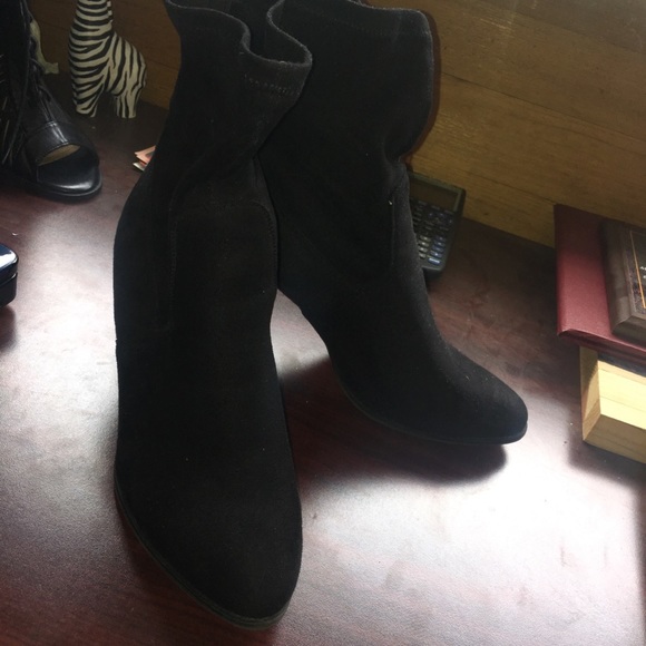 Black boots - Picture 2 of 3