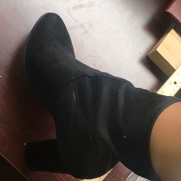 Black boots - Picture 3 of 3