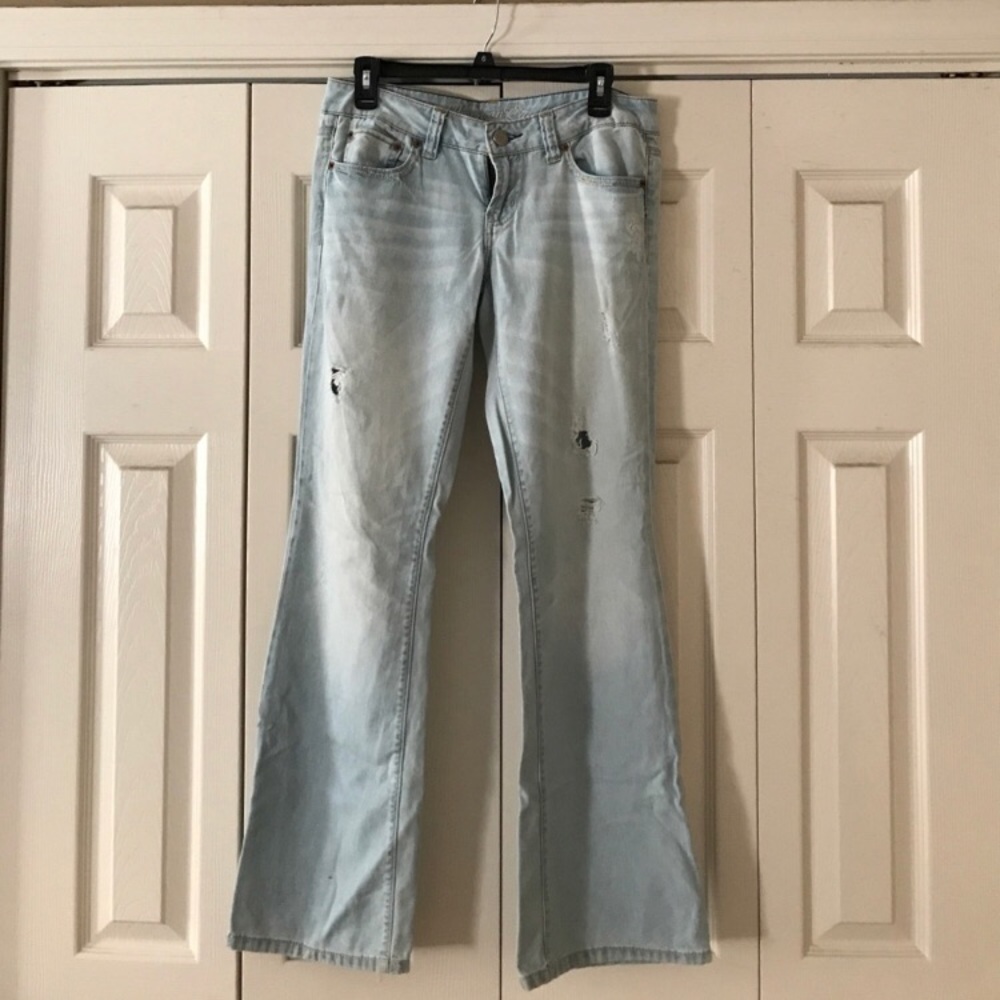 American Eagle Favorite Boyfriend Jeans (size 6)