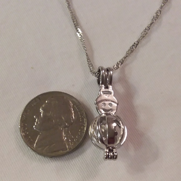 SALESnowman necklace with surprise pearl in oyster - Picture 4 of 6