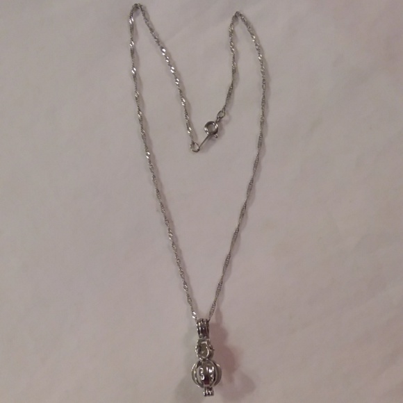 SALESnowman necklace with surprise pearl in oyster - Picture 6 of 6