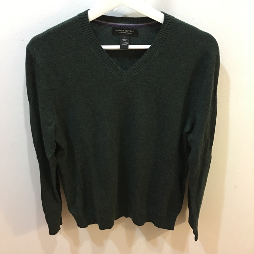 Hunter free v-neck sweater