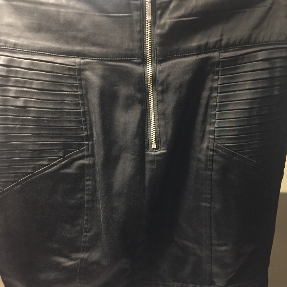 Small bebe kardashian skirt. - Picture 5 of 7