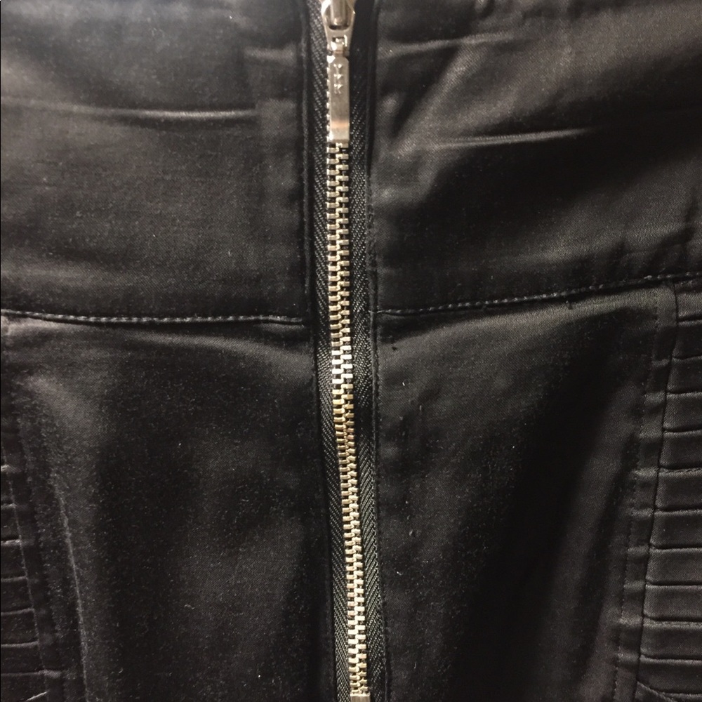 Small bebe kardashian skirt. - Picture 6 of 7