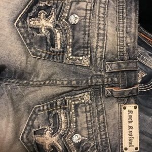 ☃️🎄☃️ISO BETTY 29 long #ISO DONT BUY!!