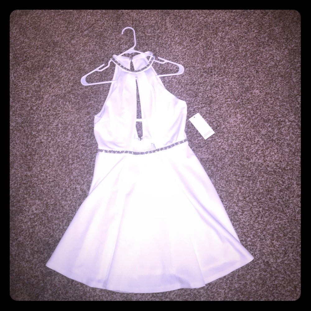 White medium dress