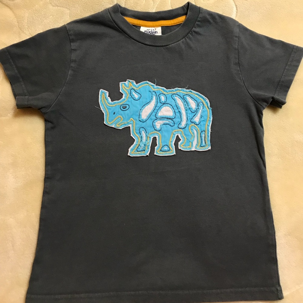Mini Boden Boyz Tee Size 5-6 Years