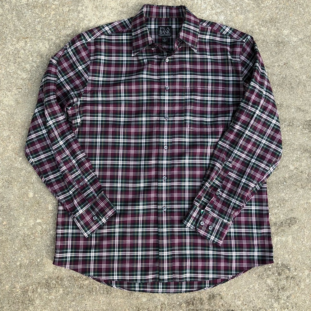 JOS A BANK TRAVELERS COLLECTION TAILORED FIT