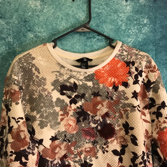 Pretty h&m floral sweater size S - Picture 3 of 6