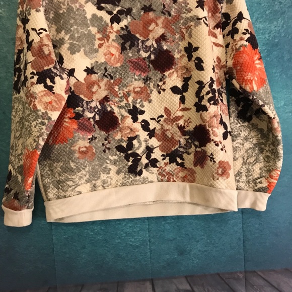 Pretty h&m floral sweater size S - Picture 4 of 6