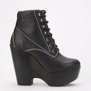 Jeffrey Campbell Tardy in Black leather Size 7