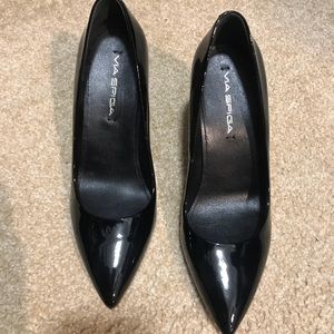 Via Spiga Black Closed Toe Heels Patent Leather