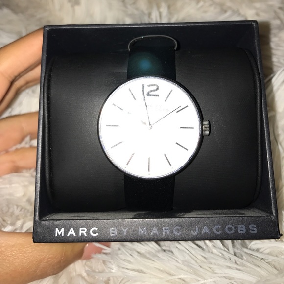 Authentic Marc by Marc Jacobs Leather Womens Watch main image 6