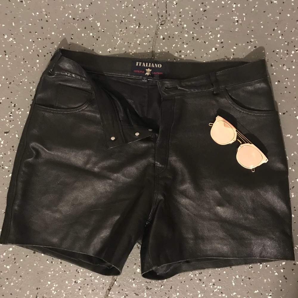 ✨Leather shorts✨