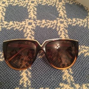 SUNGLASSES