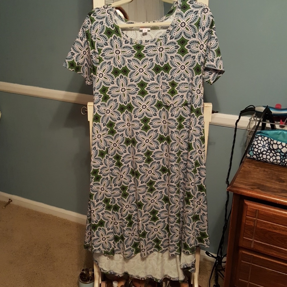 LulaRoe Medium floral carly