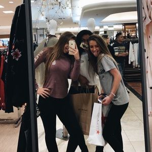 Meet your Posher, Michaela