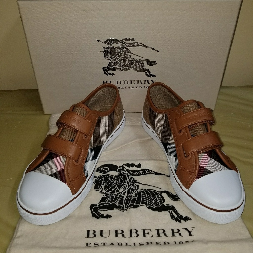 Burberry sneakers