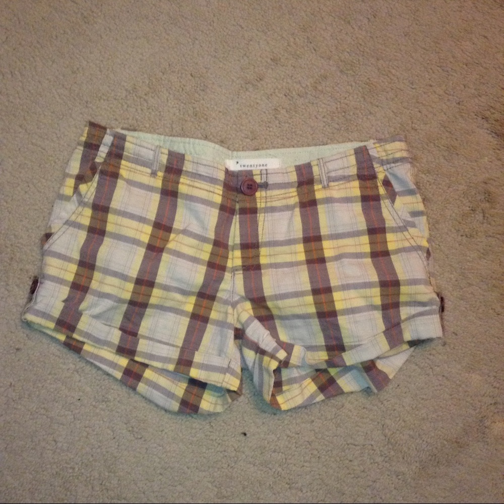 Plaid Shorts (buy 3 $4 items for $10)