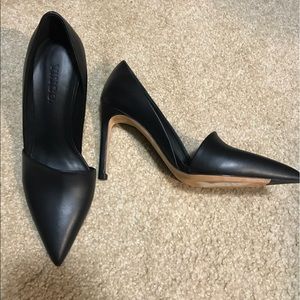 Vince matte black closes toe heel