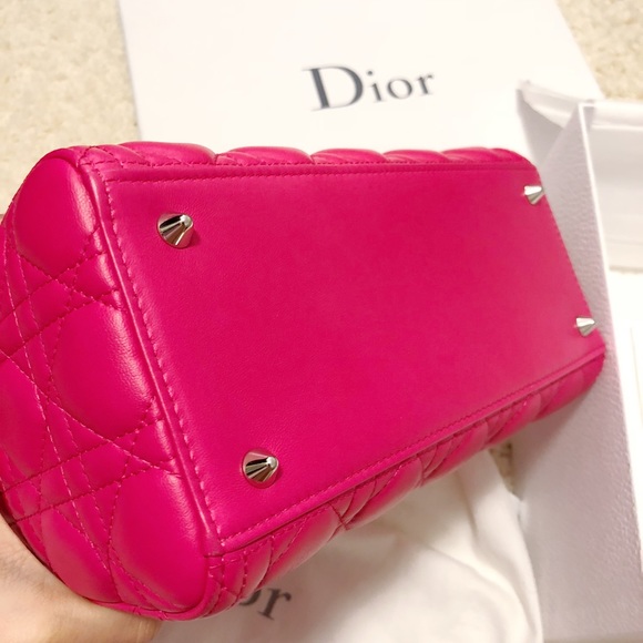 CHRISTIAN DIOR Quilted Lambskin Leather Medium - Picture 4 of 8