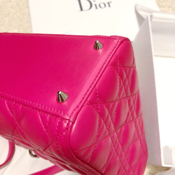 CHRISTIAN DIOR Quilted Lambskin Leather Medium - Picture 5 of 8