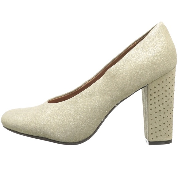 New Studded heel pumps - Picture 5 of 8