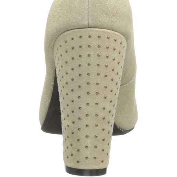 New Studded heel pumps - Picture 2 of 8