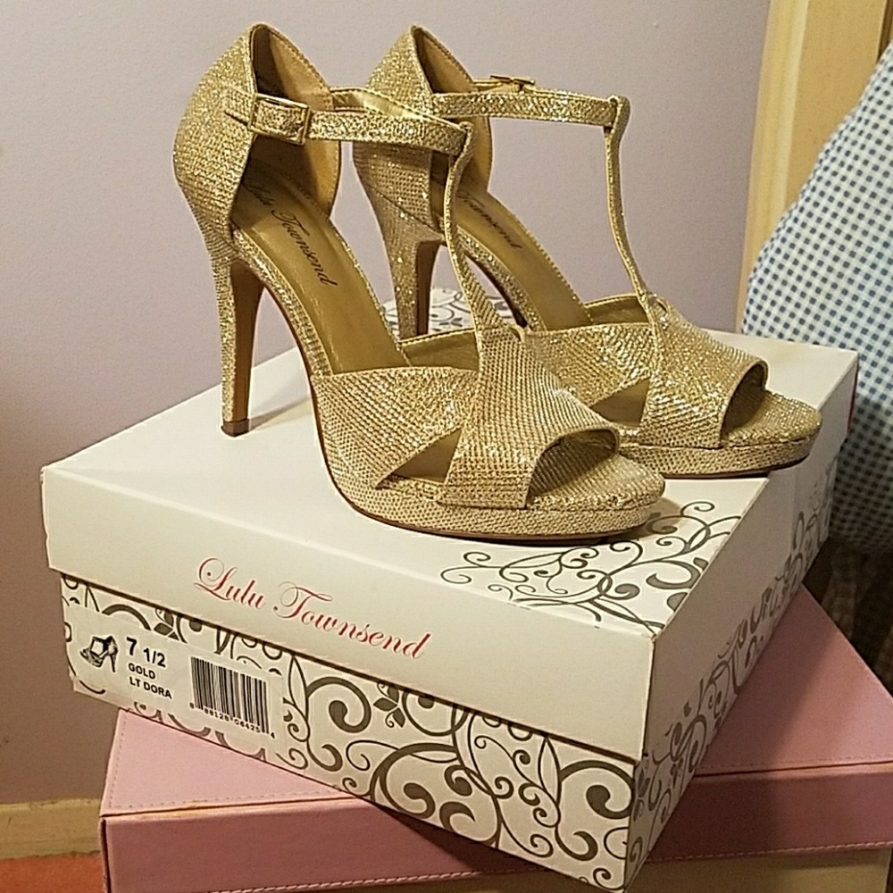 Lulu Townsend Metallic Gold Pumps